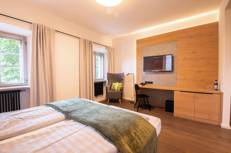 Bedroom 4, Landhotel Alte Zollstation, Traunstein