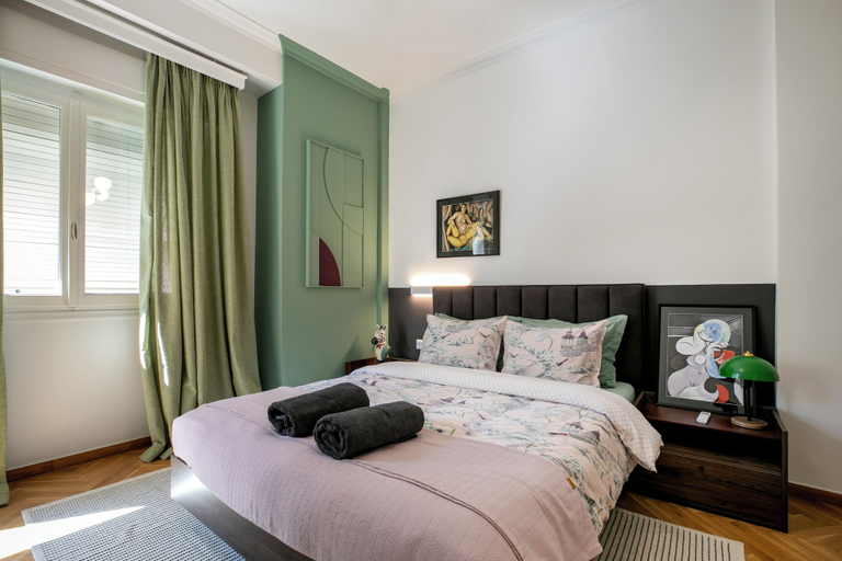 Room 2, Elysia - 2-Br Apt & Balcony in Athens, Attica