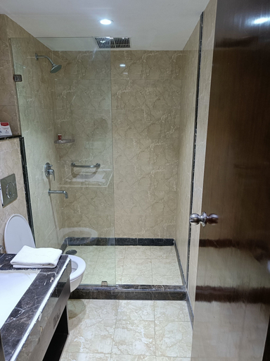 Bathroom 4, Lords Inn Jodhpur, Jodhpur