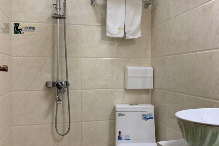 Bathroom 5, Hengtong Hotel, Anqing