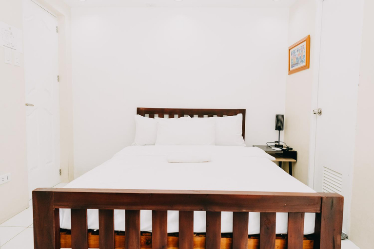 Bedroom 2, Nine Balconies Island Stay , Boac
