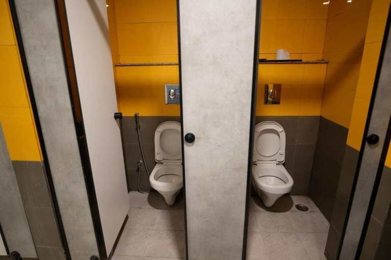 Bathroom 5, Travelers Hostel, Kamrup Metropolitan