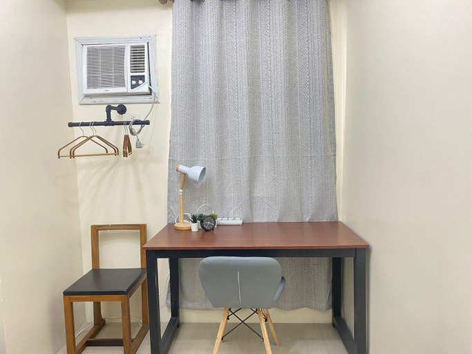 2, Cozy Room in Modern Paraaque Condo with 2 Bedrooms, Pasay City