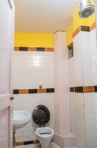 Bathroom, Hotel Pete's Hideaway, North Goa