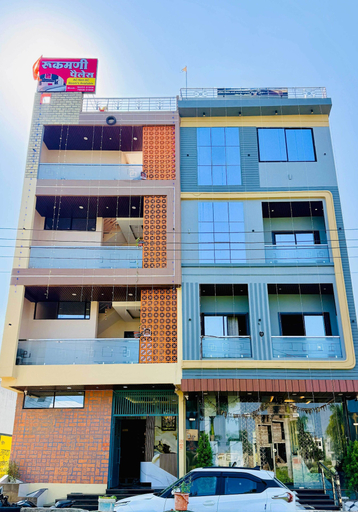 Front of property 4, Rukmani Palace, East Nimar
