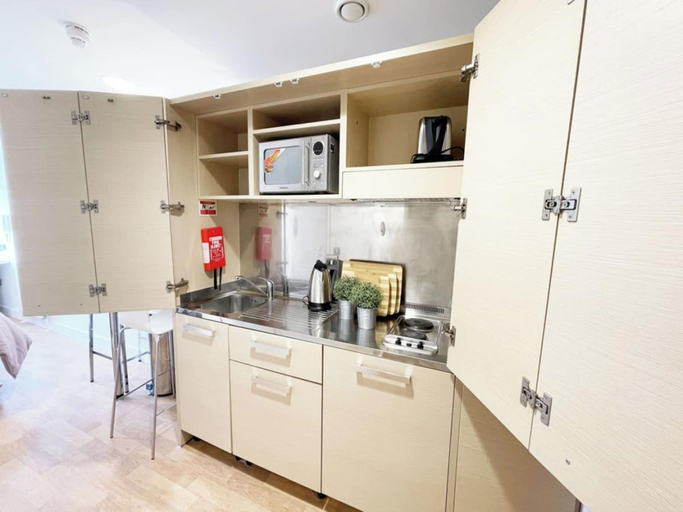 Private kitchenette, Luxury Classic Studio Kirby Street, London