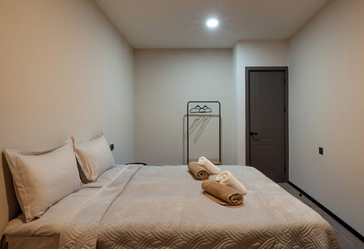 Room 3, Niabi 4BDR Apartments with billiards, Tbilisi