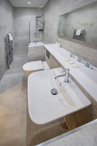 Bathroom 4, New Town Hotel, Edinburgh
