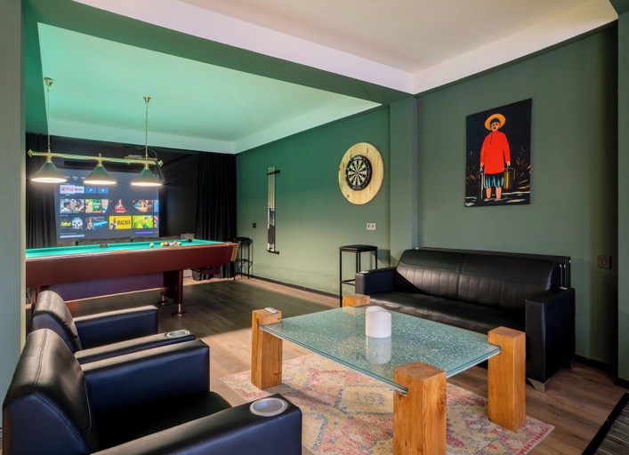 Living area 5, Niabi 4BDR Apartments with billiards, Tbilisi