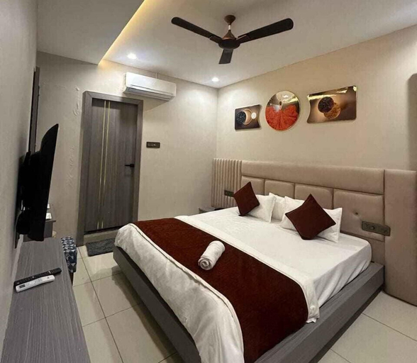 Room 5, Hotel Rajshree Inn, Ujjain