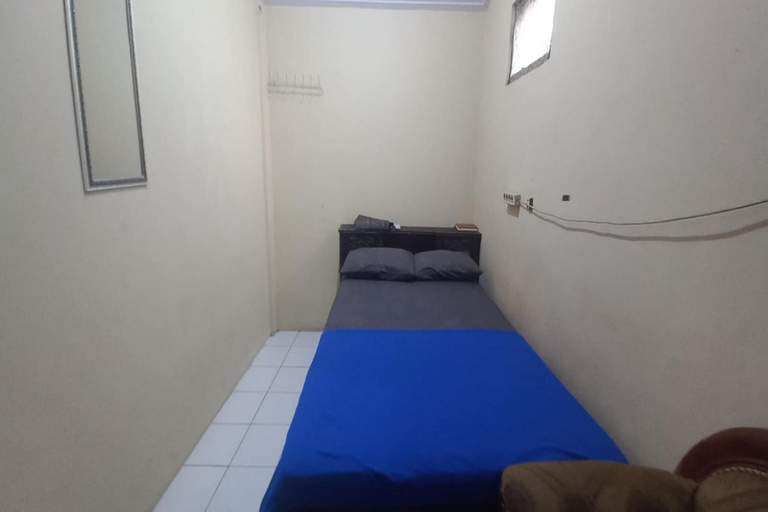 Room 5, Hotel O 94911 Syariah Anggrek Guest Hous, Bandung