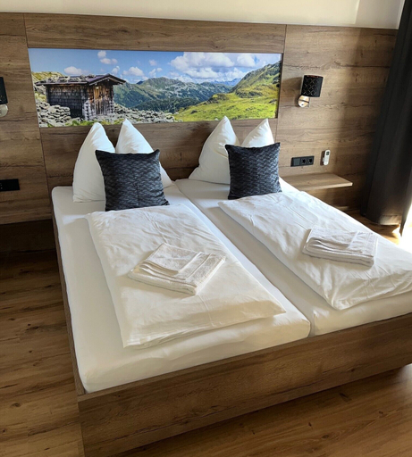 Bedroom 3, Platzhirsch Rooms - B&B - SELF CHECK-IN, Zell am See