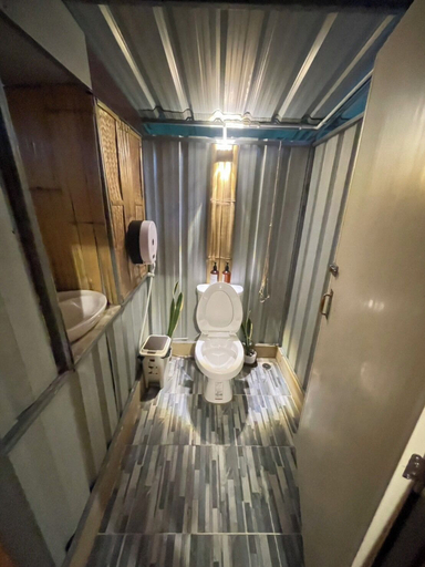 Bathroom 3, Amornkeeree Khao Sok Camping, Phanom