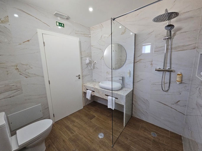Bathroom 4, Herdadinha, Arraiolos