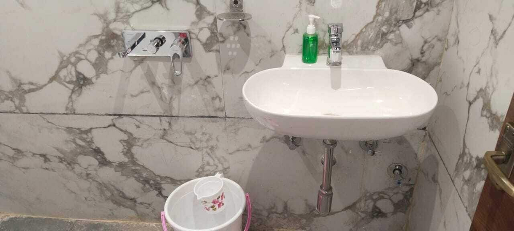 Bathroom 5, Hotel B K Stay, Mainpuri