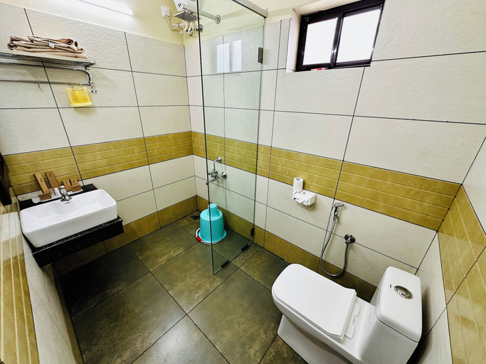 Bathroom 3, Maadathil cottages & Beach resort, Thiruvananthapuram
