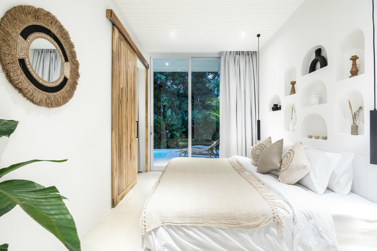 4, Chic 2BR Villa, 5min to Bingin's Coastal Bliss, Badung