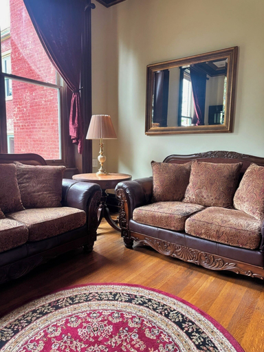 Living area 2, Villagio Boutique Hotel, Allegheny