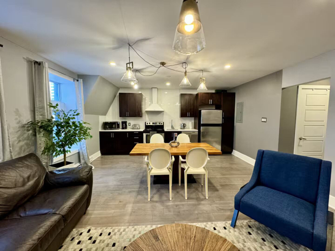 Living room 3, AirStay-Bishop, Montréal