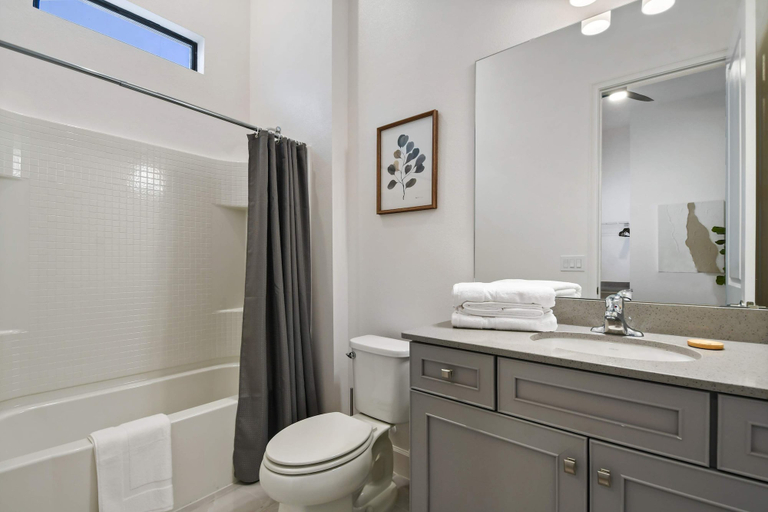 Bathroom 4, Luxurious 15br Villa With Lake View & Game/theater, Orange