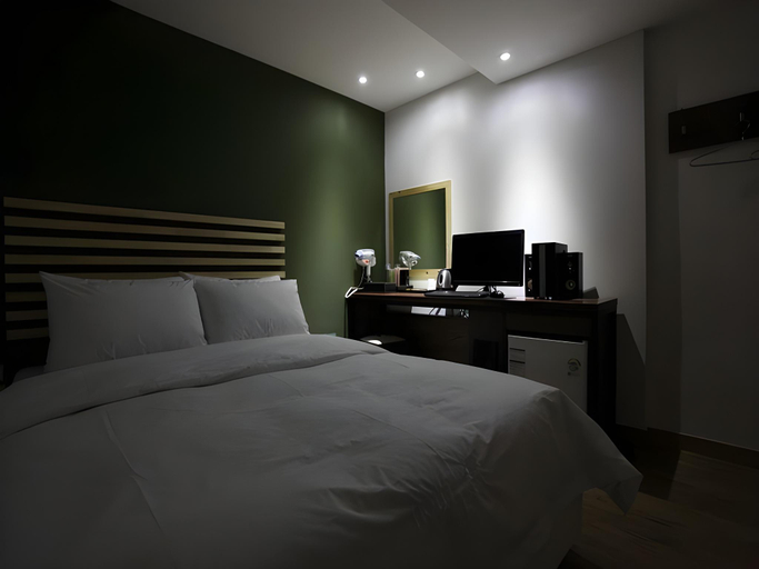 Bedroom 2, Yeon Motel, Gandong