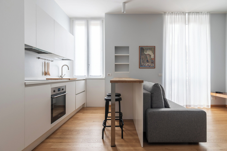 Others 5, easyhomes - Eustachi, Milano