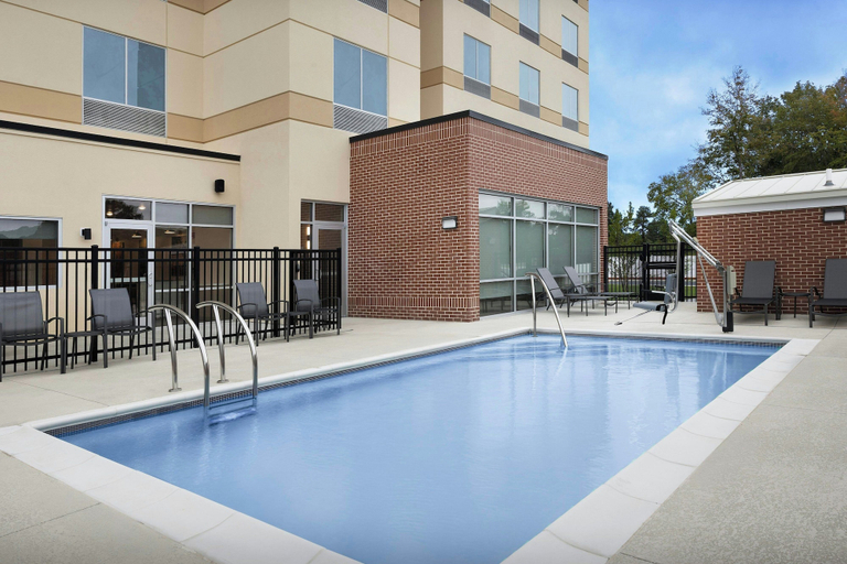 Sport & Beauty, Fairfield By Marriott Inn & Suites Weldon, Halifax