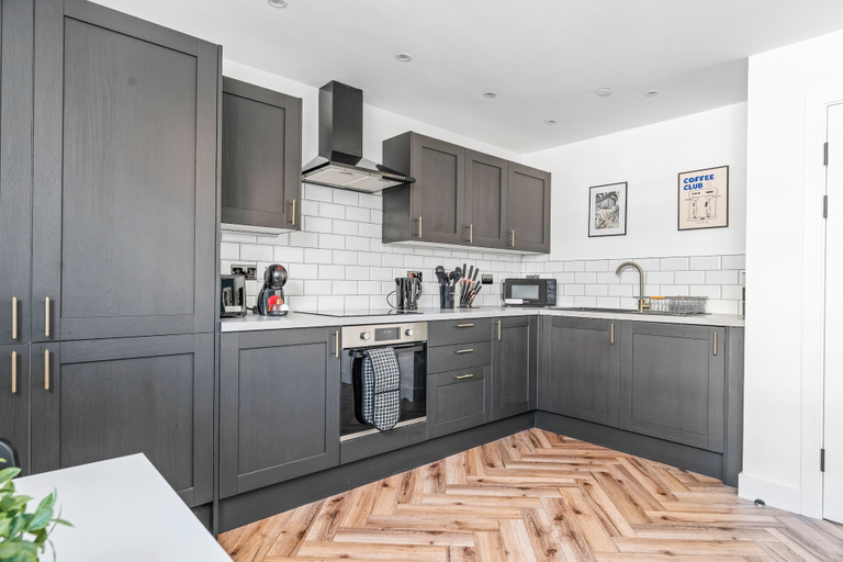 Private kitchen 2, Boho Vista| Stylish Central1BR Flat in Cardiff Bay, Cardiff