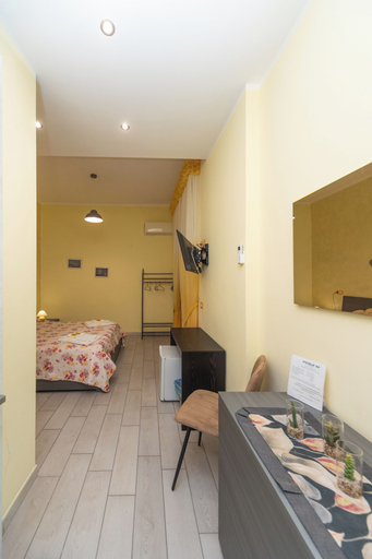 Room 2, Vicolo 55, Napoli