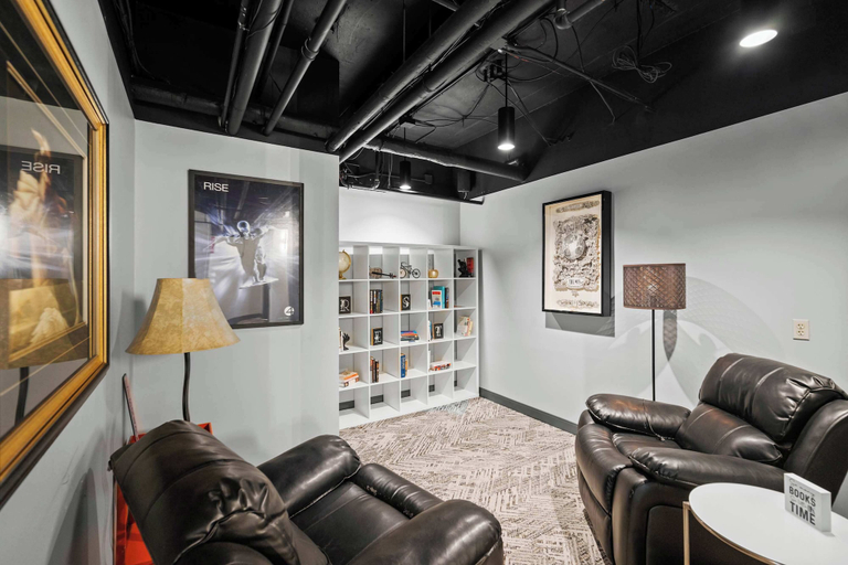 Interior 4, The 333 Suites 302 Stay for 6, Hamilton