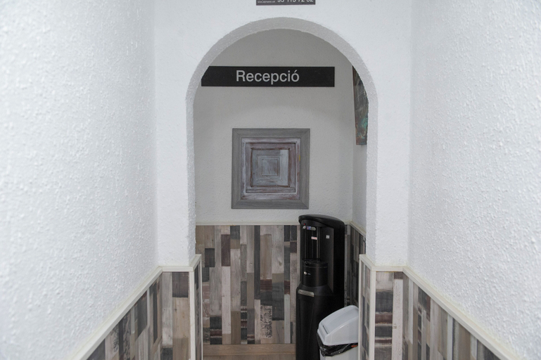 Others 5, Hostal Avenida de Madrid, Barcelona