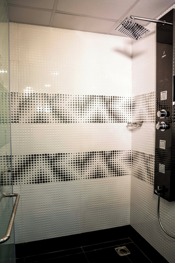 Bathroom 5, Hotel Urban Jade, Bangalore