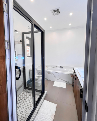 Bathroom 5, Arvo6 Luxury Villas, Lilongwe City