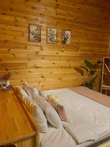 Room 2, Meşe Bungalov, Merkez