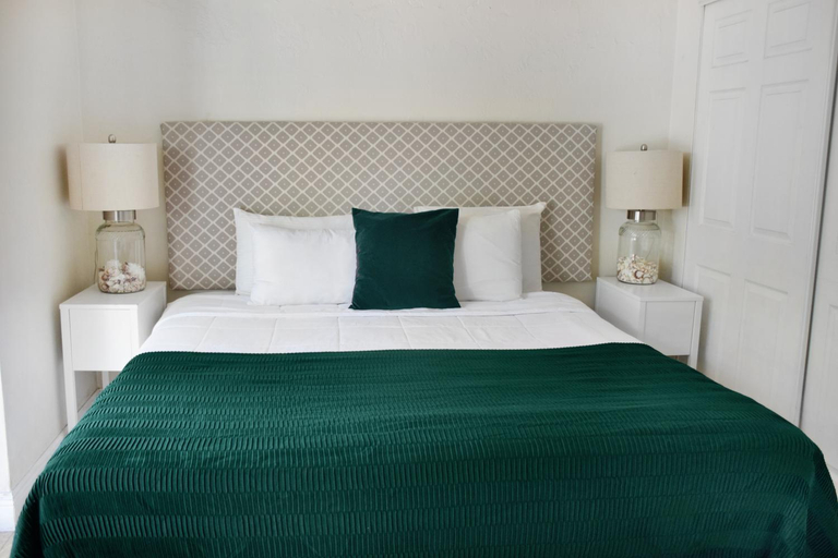 Bedroom 2, Coral Reef Suites Key Biscayne, Miami-Dade