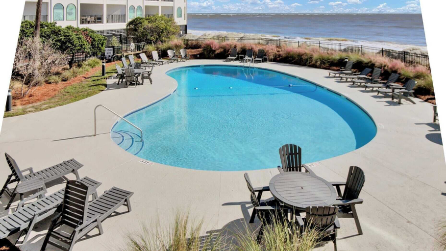 Sport & Beauty, 118 Seascape by Avantstay Pool + Oceanfront Views, Charleston
