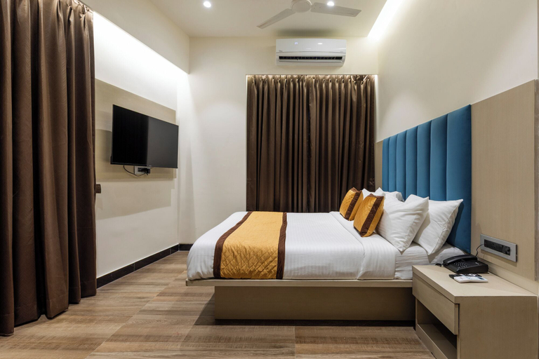 Room 2, Hotel Mint, Thane