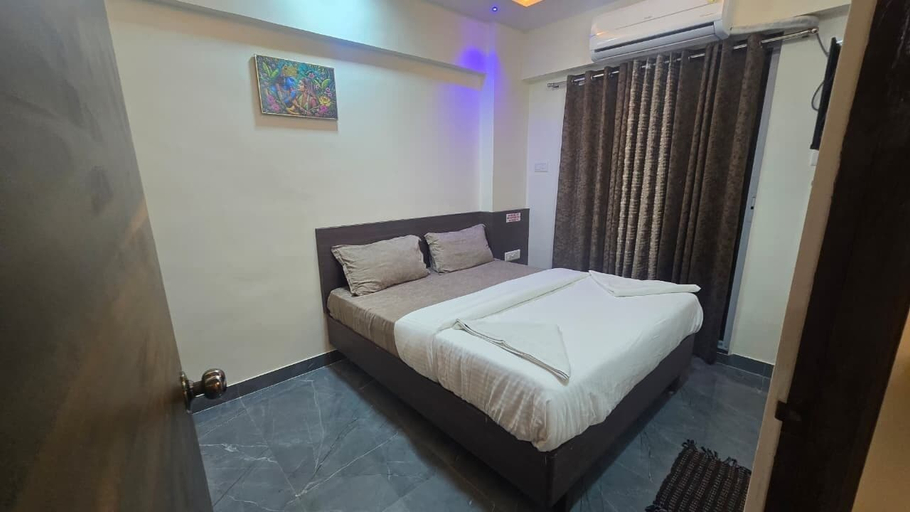 Room 3, Hotel Shree Siddhivinayak, Thane