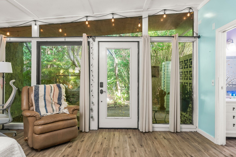 Exterior 3, Zen Studio at Lotus Garden Cafe, Bay