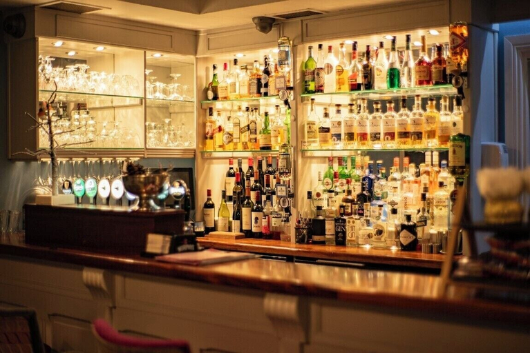 Food & Drinks 4, Emmet Hotel
