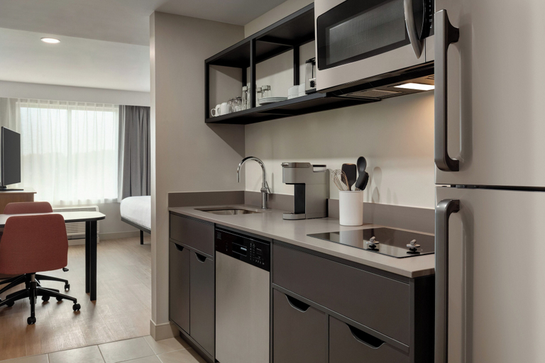Others 5, LivSmart Studios By Hilton Kokomo, Howard