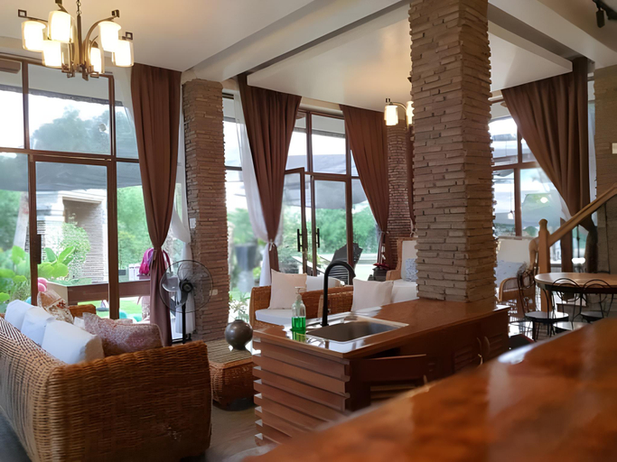 Others 5, Elora's Guesthouse, Bongabon