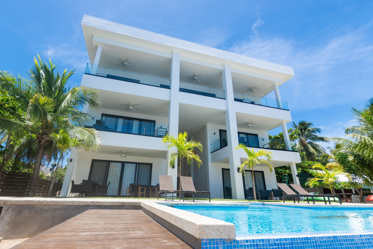 Pool 2, Seahorse Escape-5 bedroom 5 Condo, Roatán