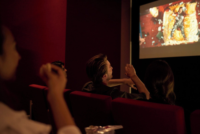 Theater show, Student only Elegant Studio HIghbury I, London