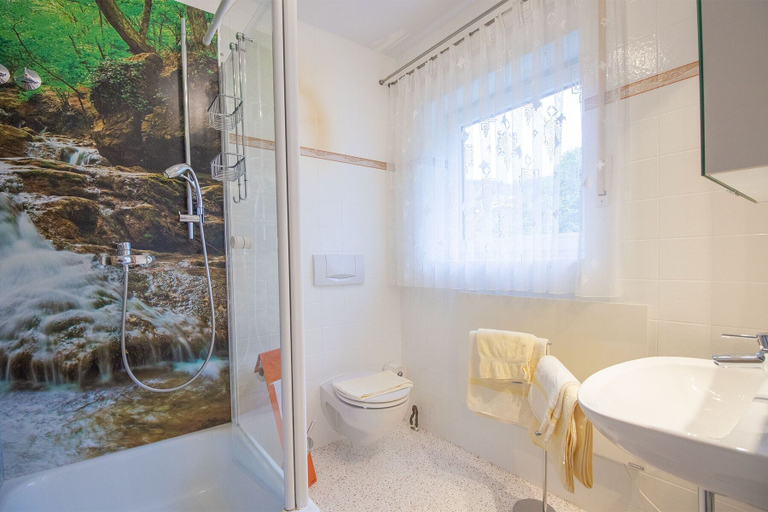 Bathroom 5, Gasthof Blume, Ortenaukreis