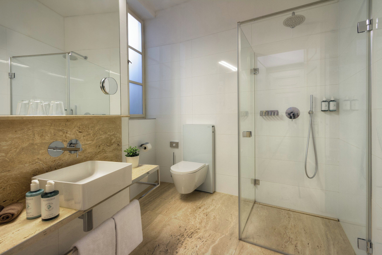 Bathroom 5, Hotel Golden Star, Praha 6