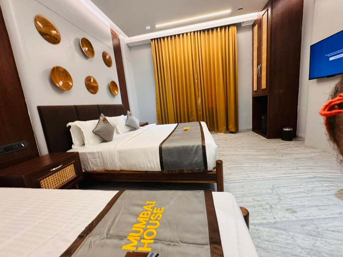 Room 3, Hotel Mumbai House - Pithampur, Dhar
