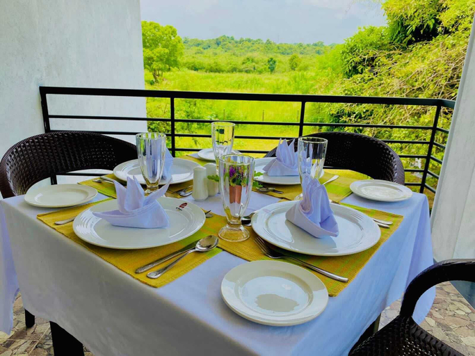 Restaurant, Elephant Safari Lodge, Hingurakgoda