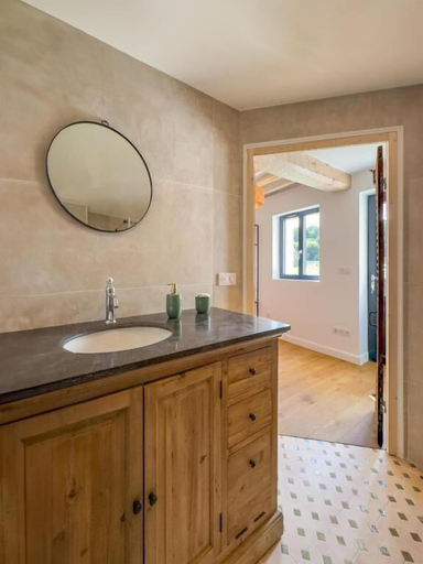 Bathroom 5, Aux Petits Bourgeons, Yvelines