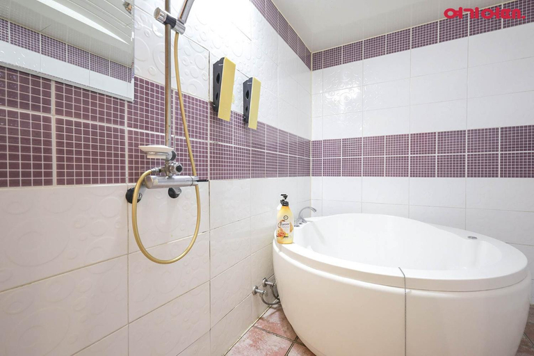 Bathroom 5, Jinju GnG Motel, Jinju
